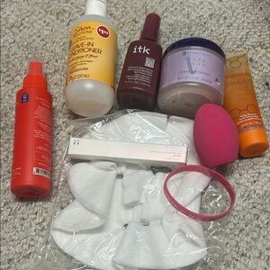 Mystery skincare bundle worth 30$
